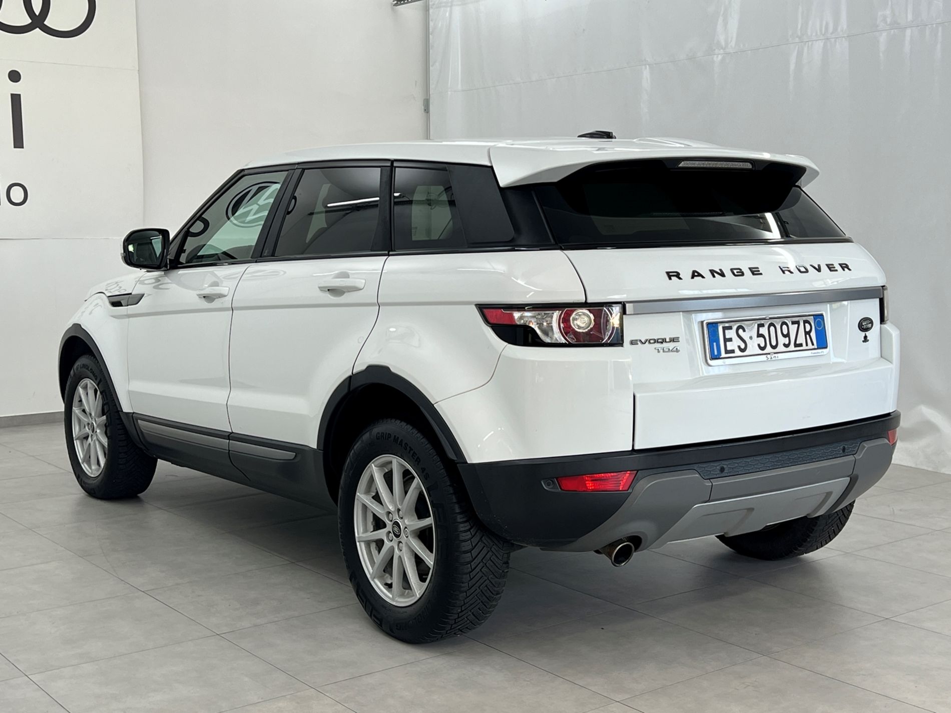 Range Rover Evoque 5p 2.2 td4 Pure 150cv - Autosani